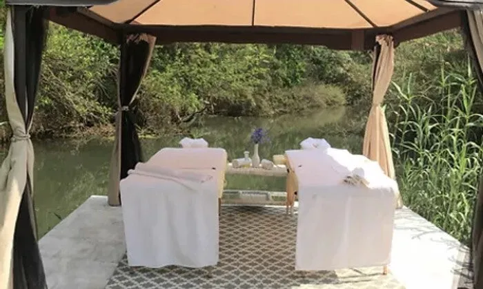 2.5-Hour Couples Paradise Spa Package including Limited Drinks at Island Spa @ Iris Retreat