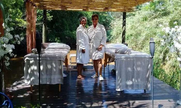 2.5-Hour Couples Paradise Spa Package including Limited Drinks at Island Spa @ Iris Retreat