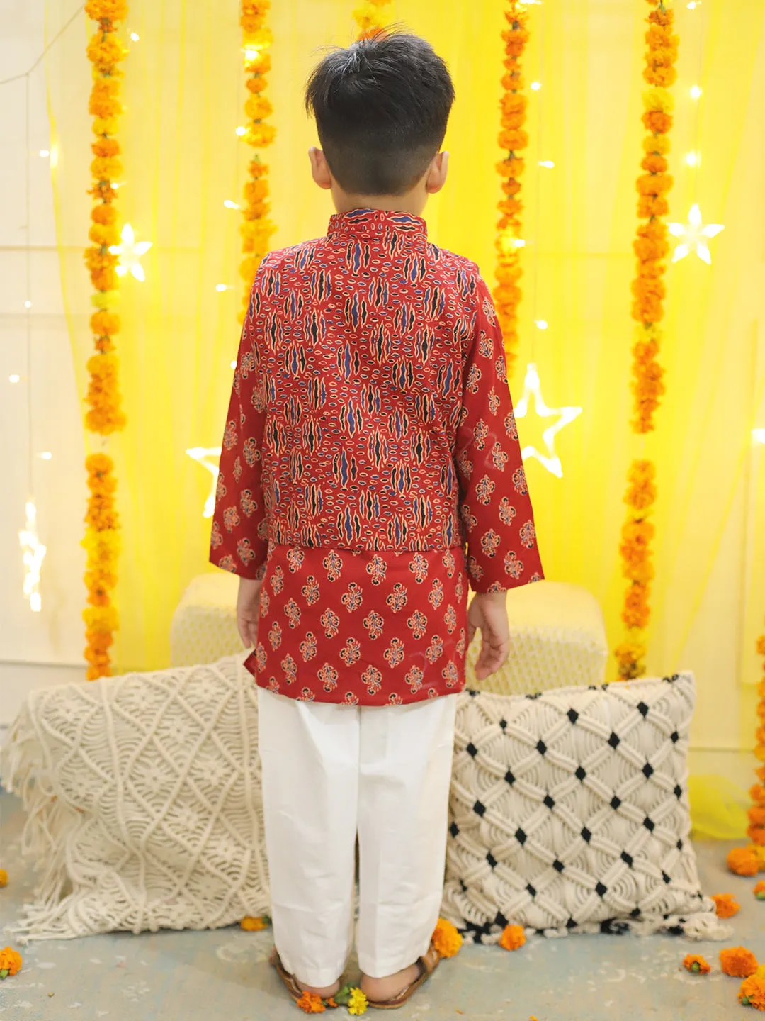Boys Pure Cotton Printed Kurta Pajama With Jacket - Red