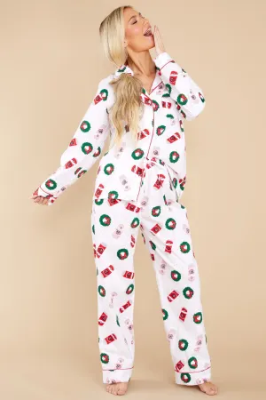 Here Comes Santa Claws White Multi Pajama Set