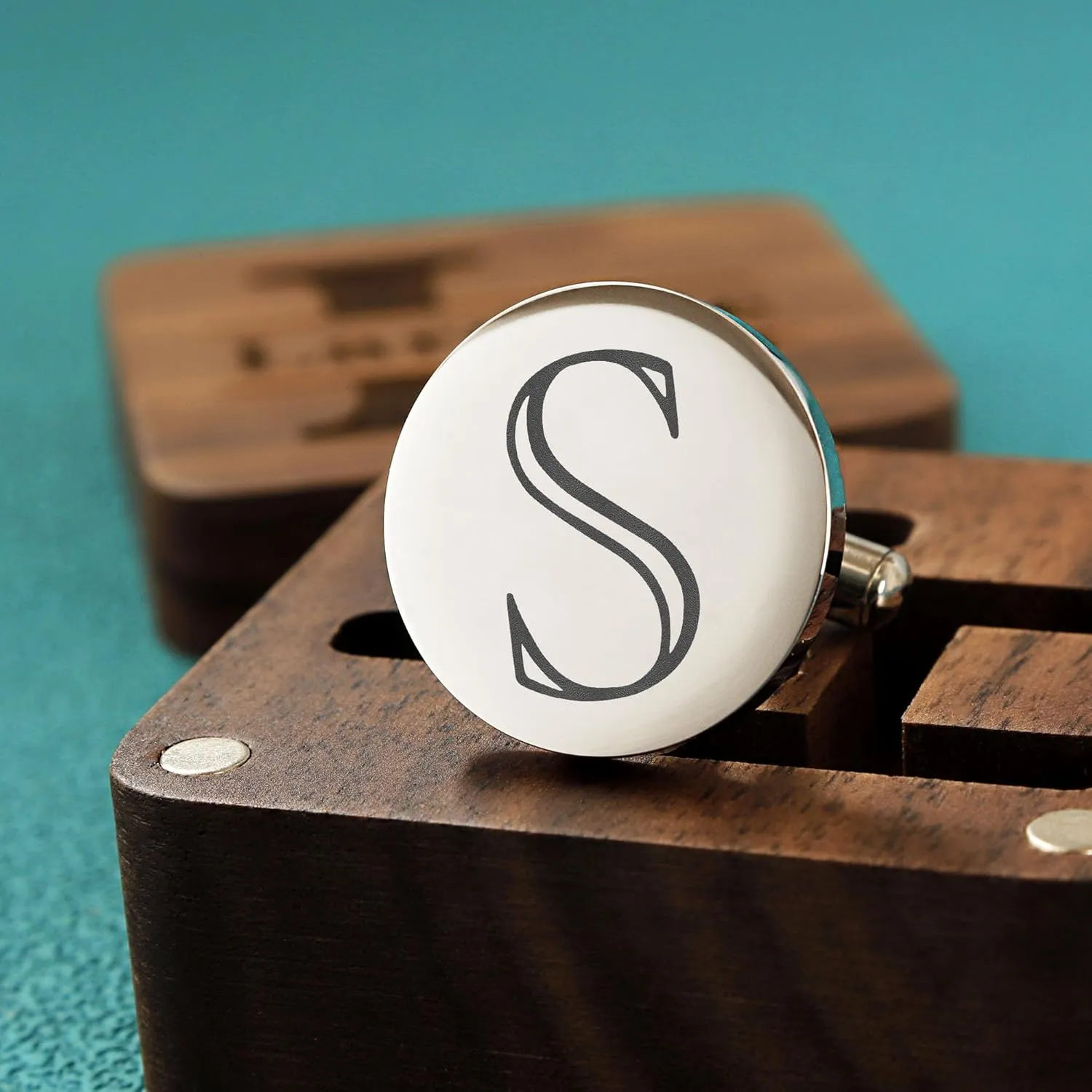 Mens Classic Initial Cuff links A-Z Alphabet 26 Letters Stainless Steel Silver CuffLinks with Engraved Walnut Wood Gift Box Business Wedding Set