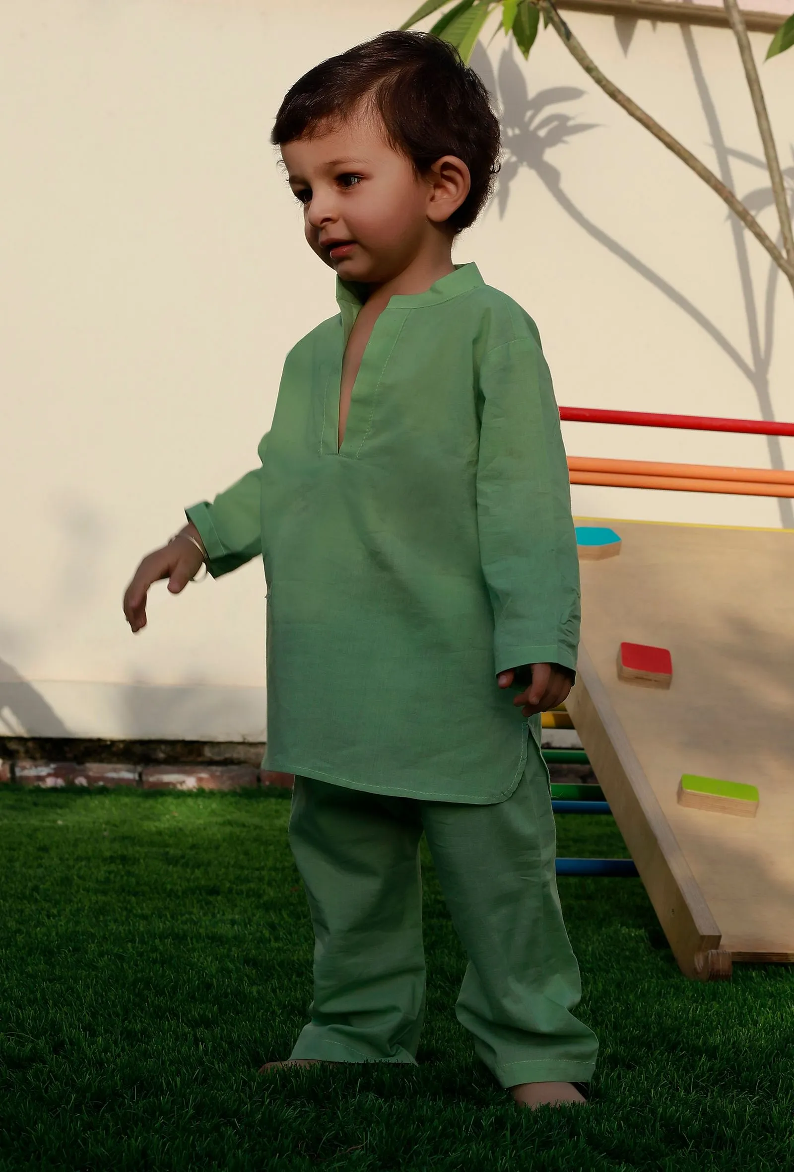 Set Of 2: Leafy Green Cotton Kurta And Green Pyjama